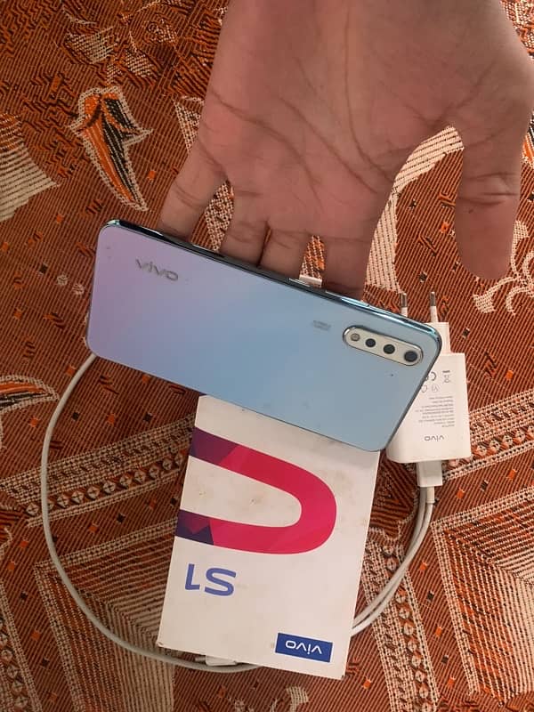 S1 vivo 4,64gb condition 10by10 koi fult ni, with box original charger 3