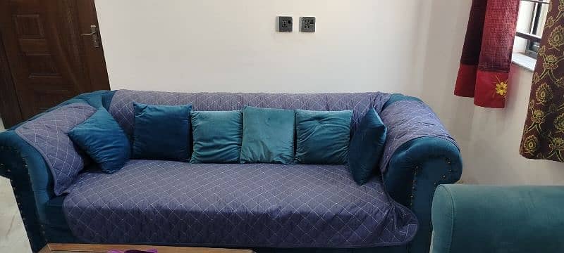 Beautiful Luxurious Chester Sofas 2