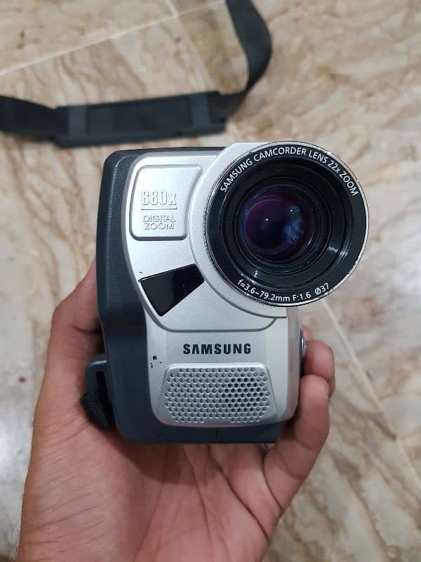 Samsung VP-L900 Hi-8 Camcorder with bag for sale 1