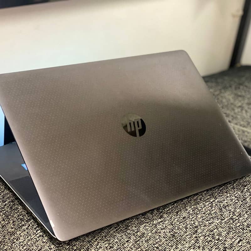 HP Zbook Studio G3 | Mobile Workstation | RAM: 32GB DDR5 | SSD: 512GB 11