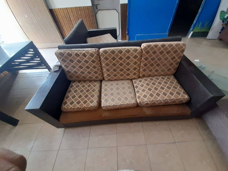 total 7 seater 3 2 2 1