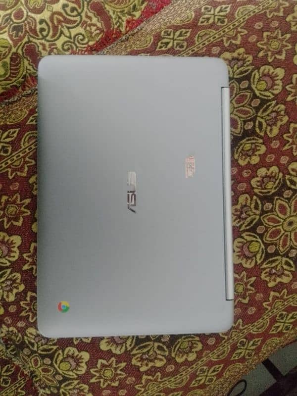 Asus Chromebook 2in1 laptop and tablet 0