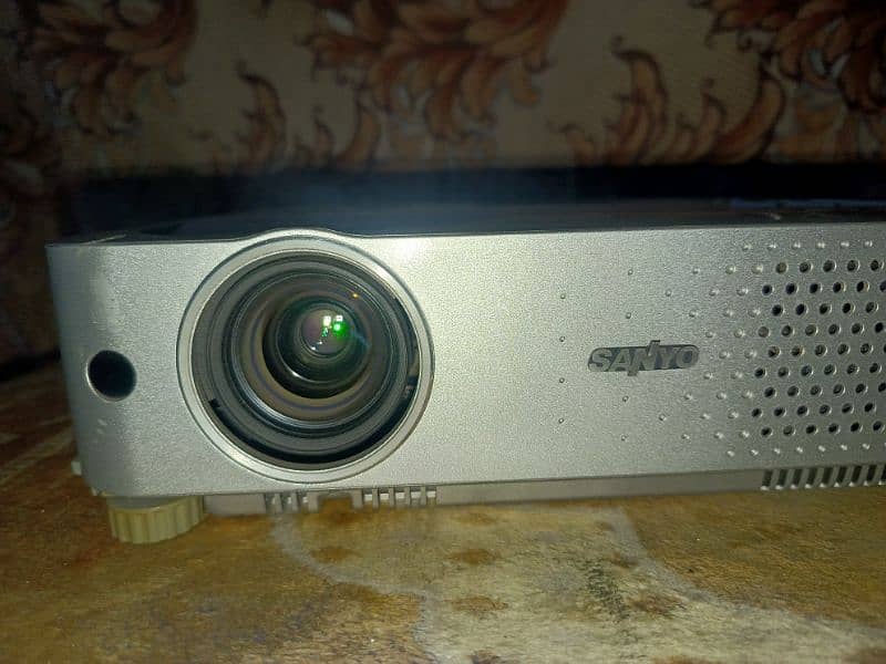 sanyo pro xtrax multiverse projector 0