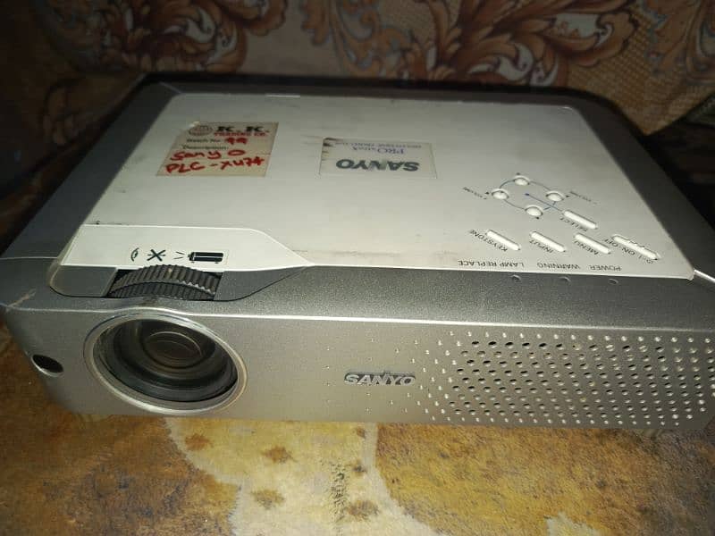 sanyo pro xtrax multiverse projector 1