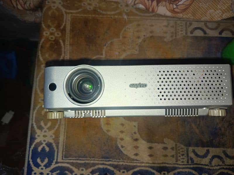 sanyo pro xtrax multiverse projector 5