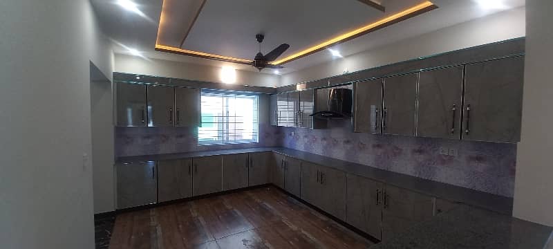 Brand New Kanal Upper Portion For Rent 8