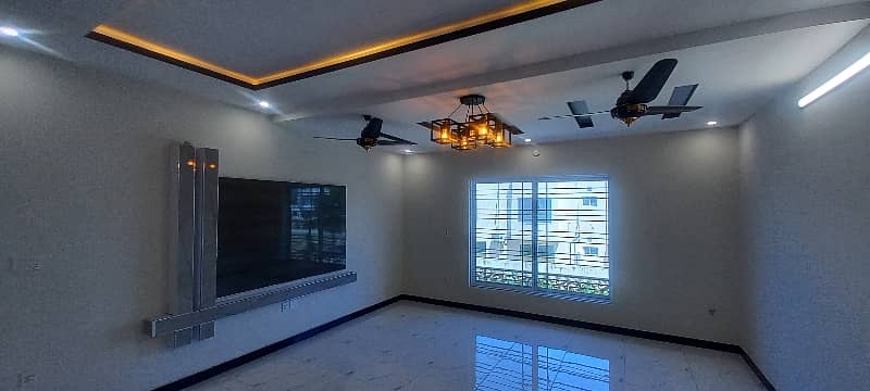 Brand New Kanal Upper Portion For Rent 9