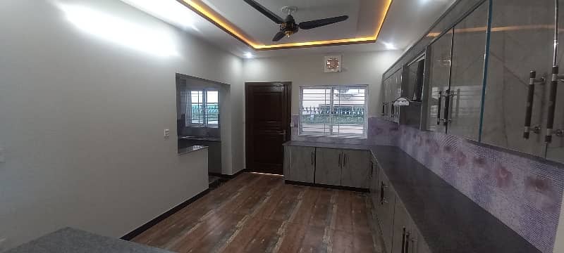 Brand New Kanal Upper Portion For Rent 12