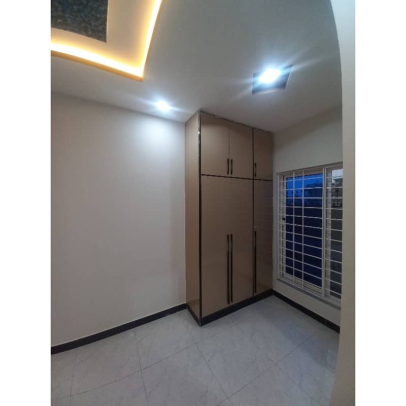 8 Marla Lower Portion Up For Rent In Faisal Town - F-18 6