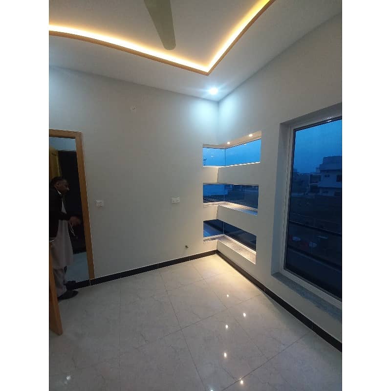 8 Marla Lower Portion Up For Rent In Faisal Town - F-18 8