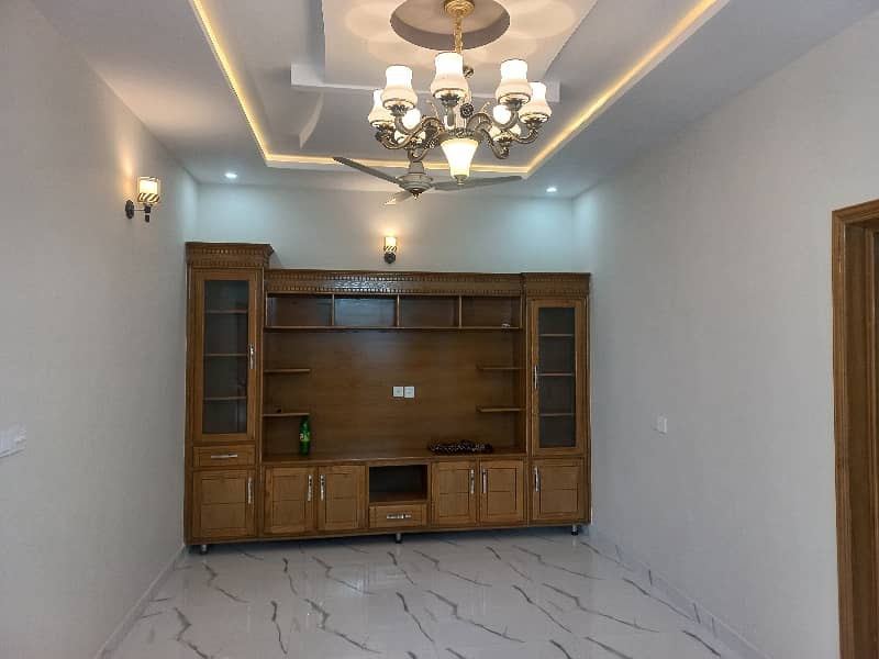 8 Marla Luxury House For Sale 0