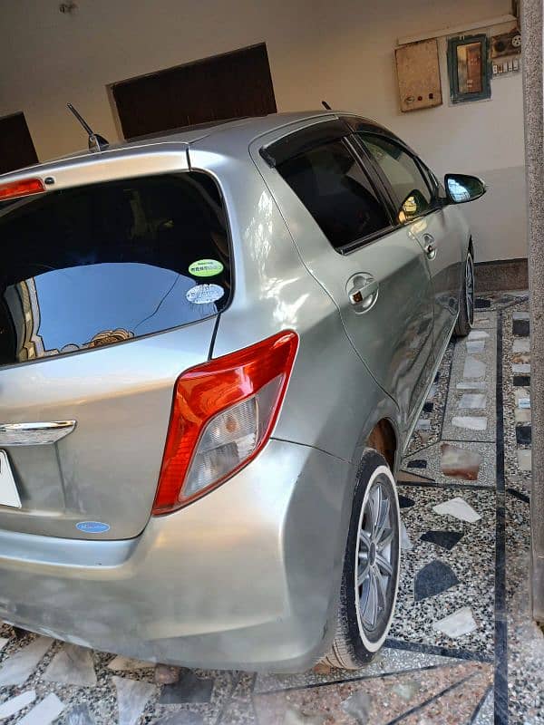 Toyota Vitz 2013 4