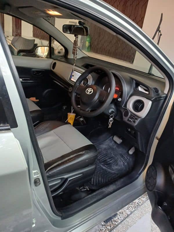 Toyota Vitz 2013 5