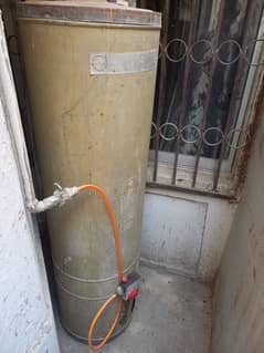 Gas Geyser Urgent Sale