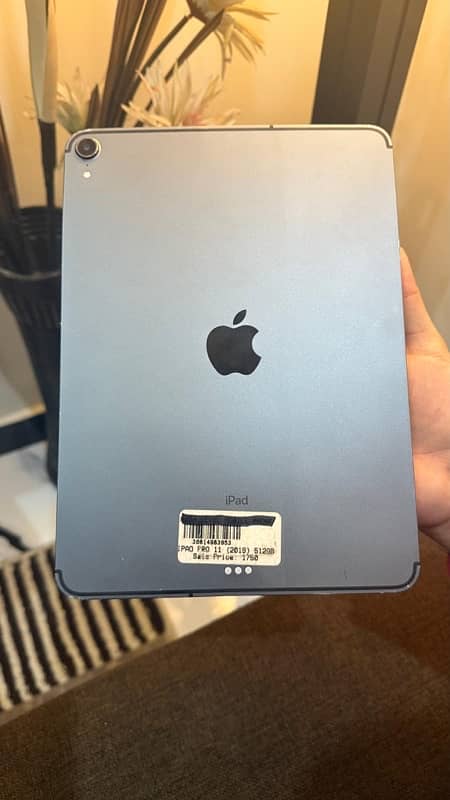 iPad Pro 2019 512gb contact me on WhatsApp 2