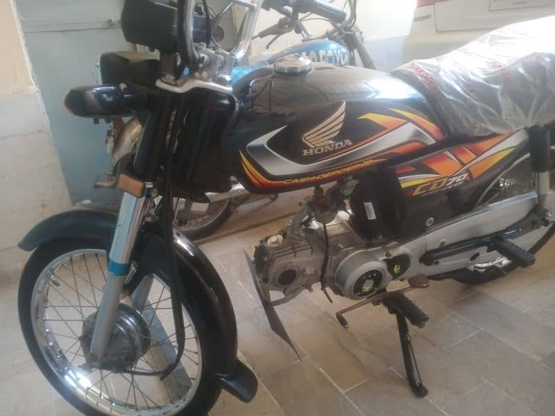 HONDA CD 70 2022 4