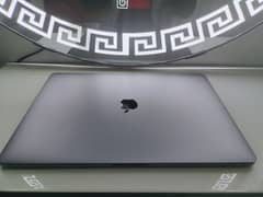 MacBook Pro 2018 15.6"