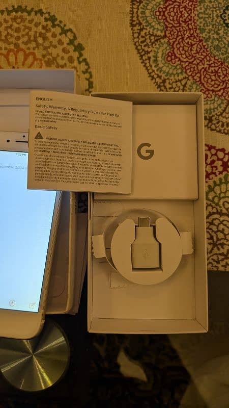 Pixel 8A 10/10 with box and original accessories 7