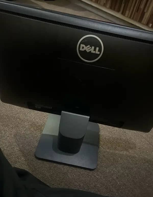 Dell 19 inch monitor with cables 2