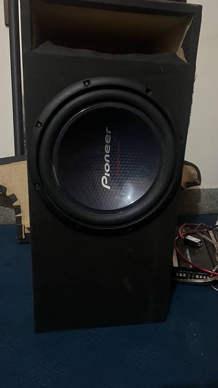 Like new pioneer speaker with 7500 watt amp 1