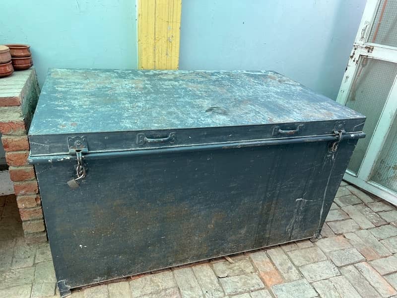 Trunk (Petti) for sale 2