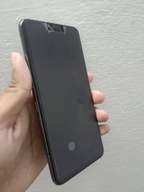 LG V50 1