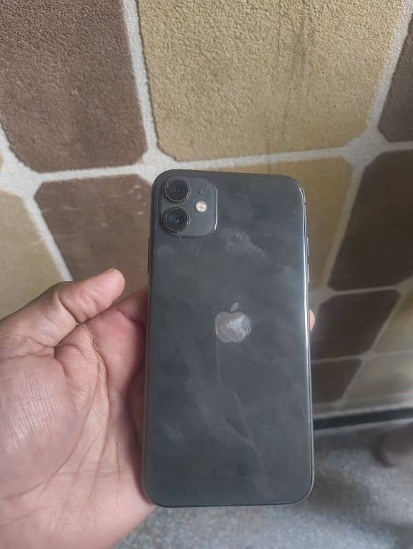 iPhone 11 (64 gb ). 1