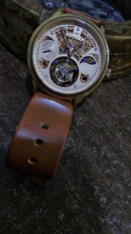 BRANDED WATCH FOR URJENT SALE 2