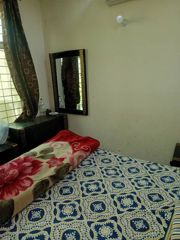 E Block 5 Marla Use House Available For Sale Facing Park Owner Bulid Prime Location Reasonable Price. . . 23