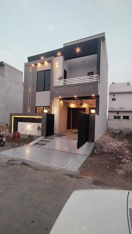 Central Park 5 Marla Most Luxurious House Available For Sale Near Tooo Park And Masjid VIP Location. . 0