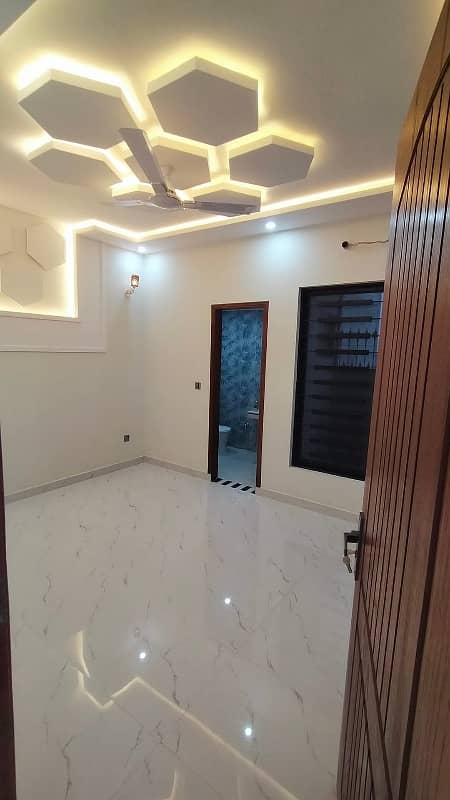 Central Park A1 Block 5 Marla Modern Luxury Design House Available For Sale Prime Location Near Tooo Park And Masjid. . 10