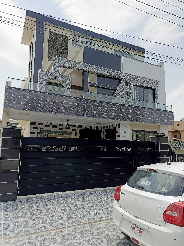 Central Park Ultra Modern Design 10 Marla House Available For Sale Prime Location Near Tooo Park Near Tooo Market Prime Location. . 1