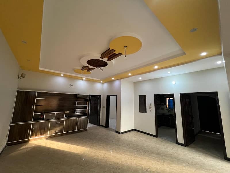 Central Park A Block 10 Marla Slightly Use House For Sale Prime Location Near Tooo Park And Masjid Gas Meter Install. . 15