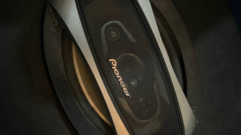 Pioneer speakers with santro back 1