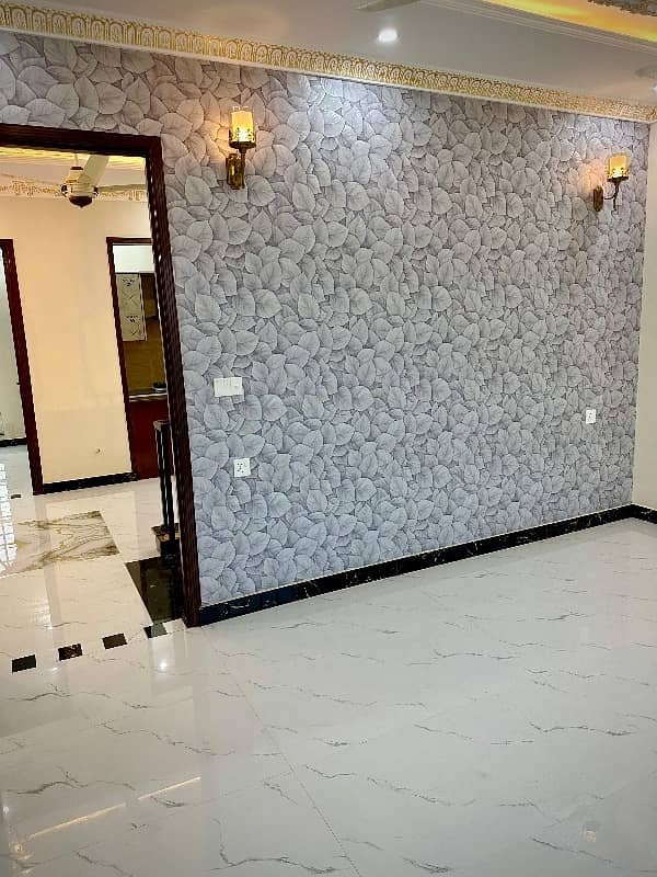 Central park A1 block 5 Marla Spanish house facing park available for sale prime location near tooo park and Masjid. . 23