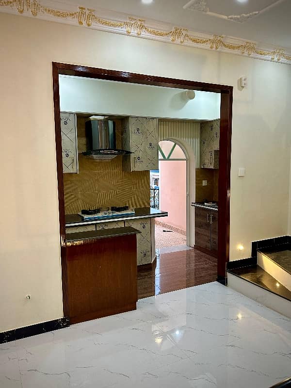 Central park A1 block 5 Marla Spanish house facing park available for sale prime location near tooo park and Masjid. . 30