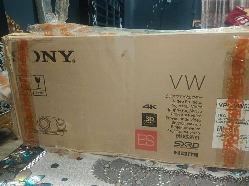 Sony VPL-VW570ES Laser 4K HDR Projector 6