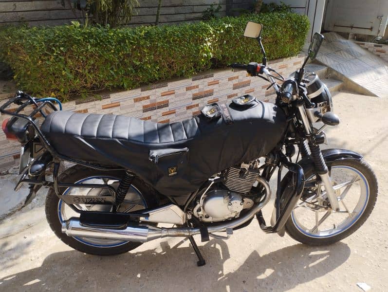 Suzuki GS 150 SE 1