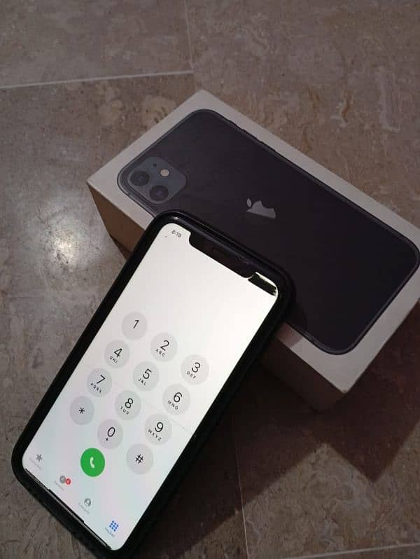 Iphone 11 with box and charger 3