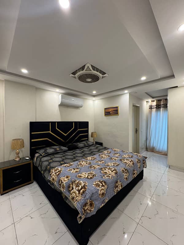 One bedroom daily basis laxusry short stay apartment available for rent in bahria town 8