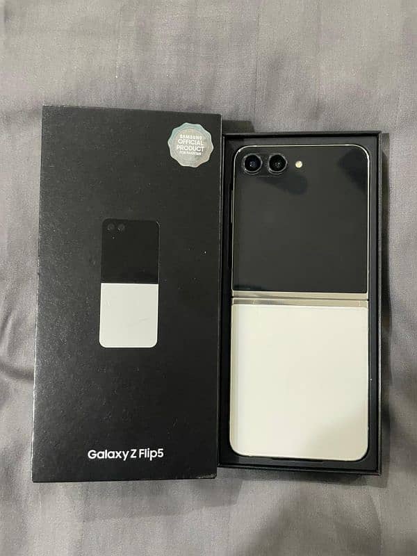 Samsung Galaxy Flip 5 10/10 Condition 0