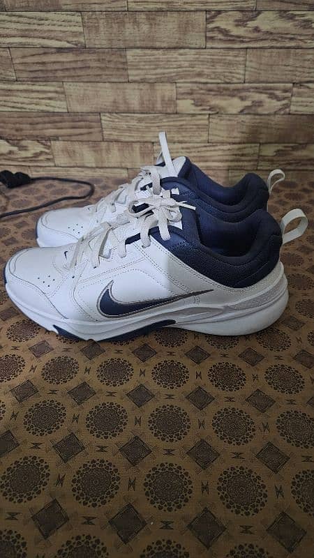 Nike Trainers (Size 44-45) - UK Imported, Like New! 1