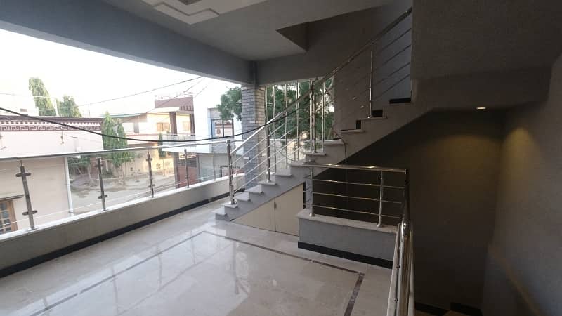 Modern Architect Design Bungalow On Prime Location Of Sector R4 , Gulshan-E-Maymar , Karachi. 11