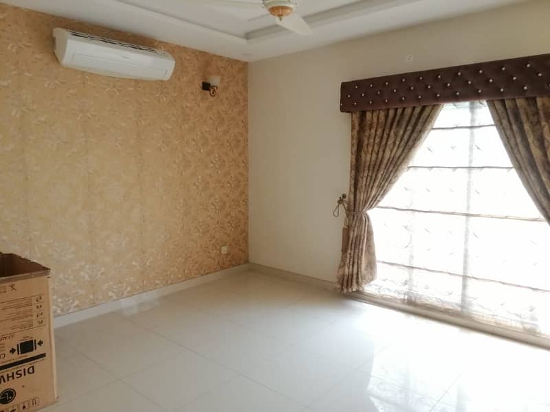 A BEAUTIFUL 8 MARLA HOUSE FOR RENT IN UMAR BLOCK SECTOR B BAHRIA TOWN LAHORE 5