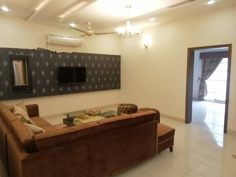 A BEAUTIFUL 8 MARLA HOUSE FOR RENT IN UMAR BLOCK SECTOR B BAHRIA TOWN LAHORE 6