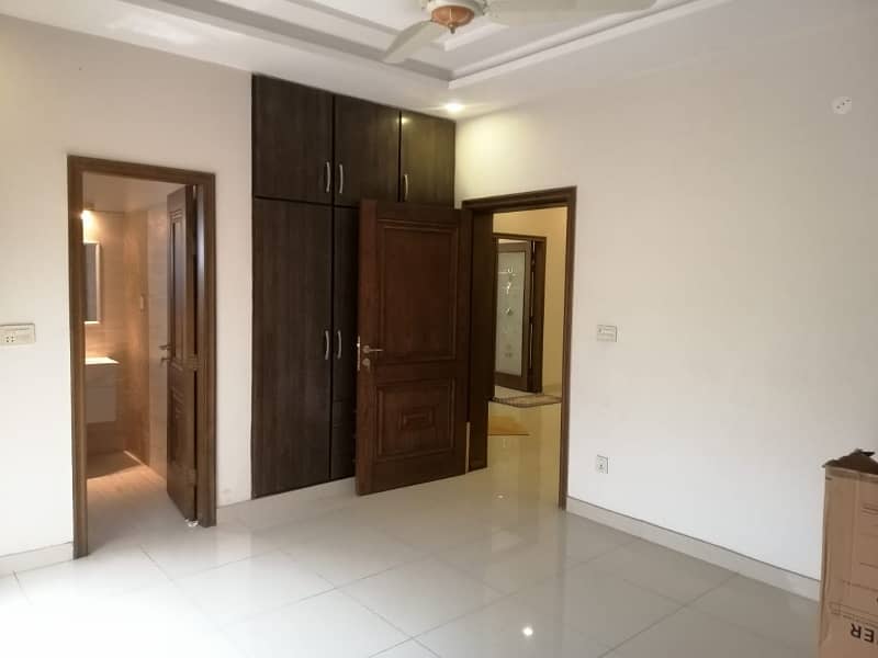 A BEAUTIFUL 8 MARLA HOUSE FOR RENT IN UMAR BLOCK SECTOR B BAHRIA TOWN LAHORE 7