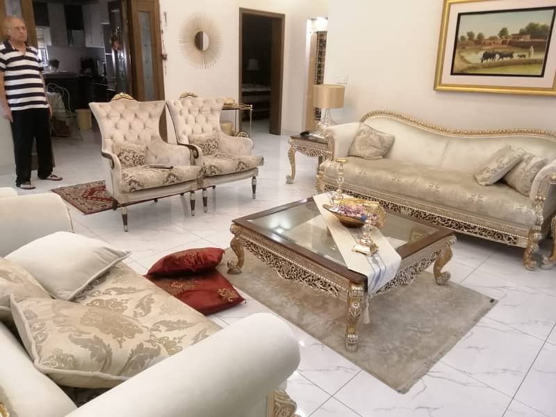 A BEAUTIFUL 8 MARLA HOUSE FOR RENT IN UMAR BLOCK SECTOR B BAHRIA TOWN LAHORE 11