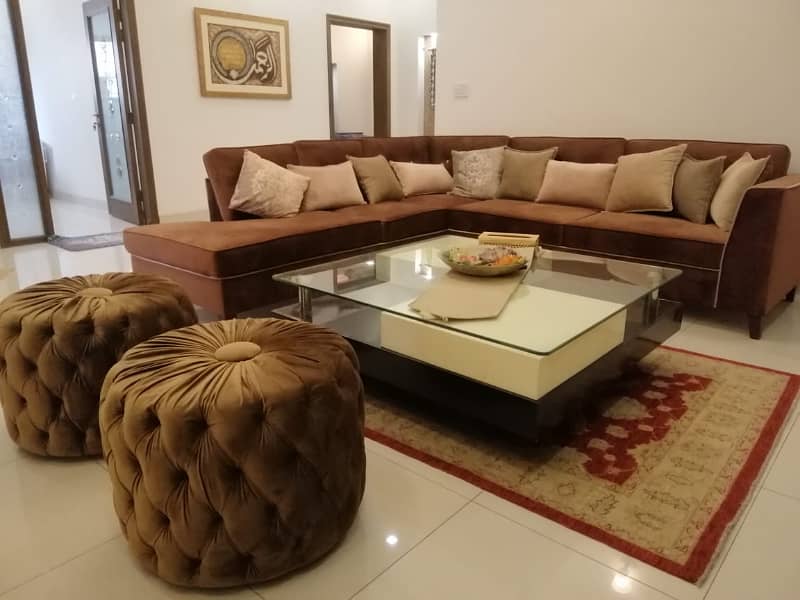 A BEAUTIFUL 8 MARLA HOUSE FOR RENT IN UMAR BLOCK SECTOR B BAHRIA TOWN LAHORE 18