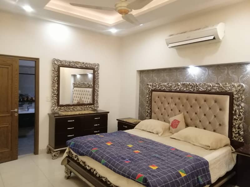 A BEAUTIFUL 8 MARLA HOUSE FOR RENT IN UMAR BLOCK SECTOR B BAHRIA TOWN LAHORE 27