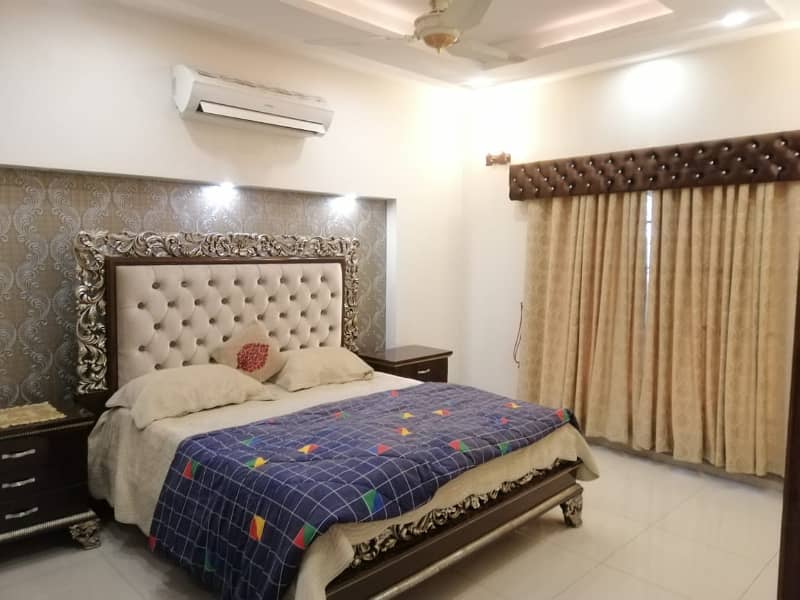 A BEAUTIFUL 8 MARLA HOUSE FOR RENT IN UMAR BLOCK SECTOR B BAHRIA TOWN LAHORE 31